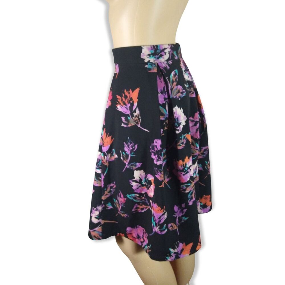 Women’s Plus Size 1X Floral A-Line Skirt–Black High Waist Knee Length